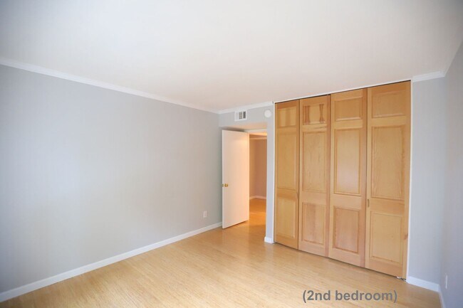 Building Photo - 22 Moss Ave