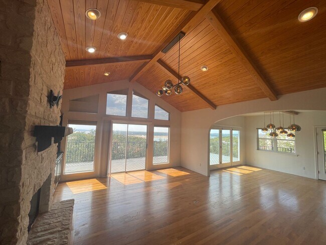 Building Photo - GORGEOUS VIEWS OF LAKE TRAVIS AT HUDSON BEND