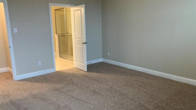 Building Photo - 4246 Shavano Dr