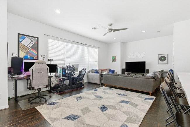 Building Photo - 4704 Crawford St