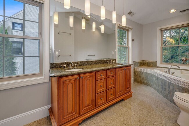 Building Photo - 4 Bed 4 Bath - Bethesda Expanded Colonial - One Car Garage