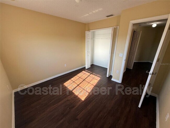 Building Photo - 4554 Ficus Tree Rd