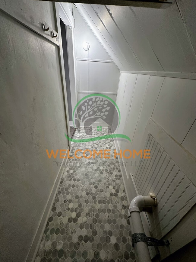 Building Photo - 19TH ST