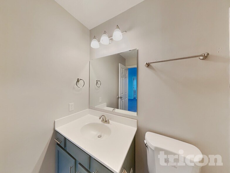 Building Photo - 7538 Mather Ln