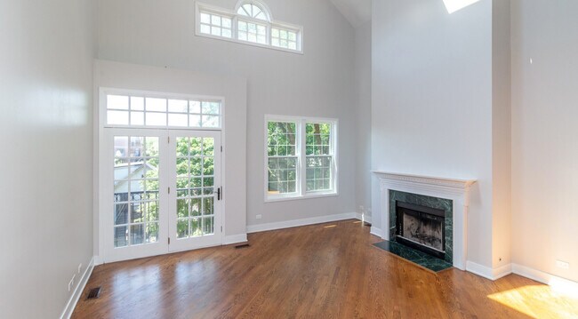 Building Photo - 2639 N Wayne Ave