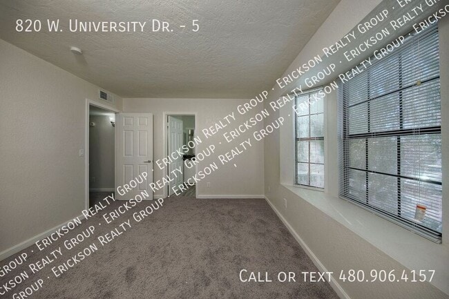 Building Photo - 820 W University Dr