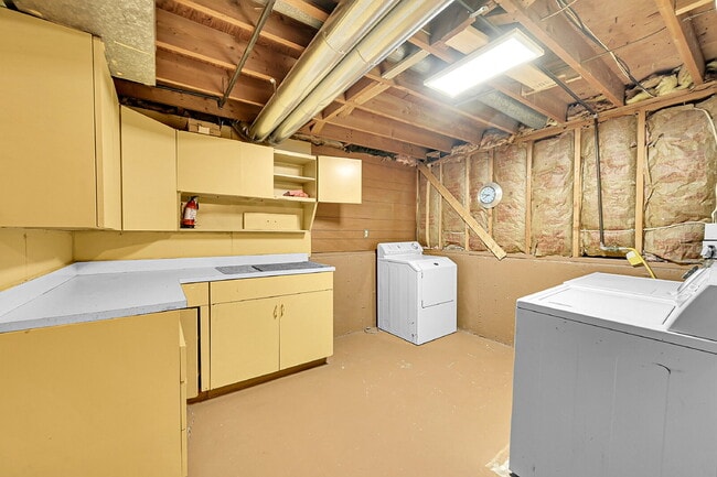 Building Photo - $2,795.00  - 4 Beds, 2 Baths, Single Famil...