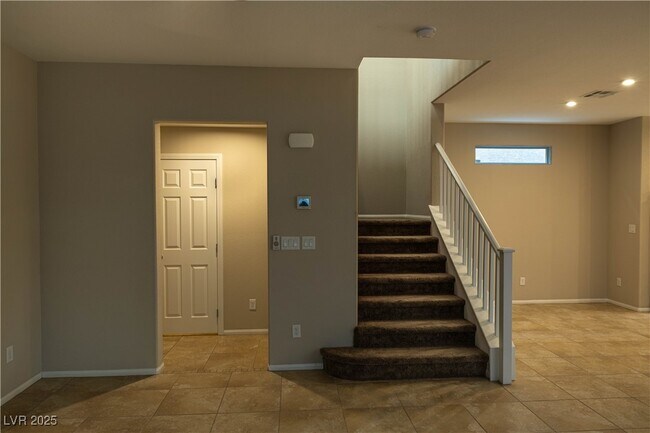 Building Photo - 10561 Sariah Skye Ave