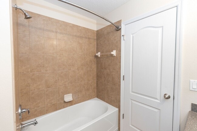 Building Photo - 3-story, 3/3.5, updated, townhome in the heart of Baldwin Park!