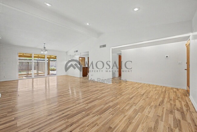 Building Photo - 3333 E Medlock Dr