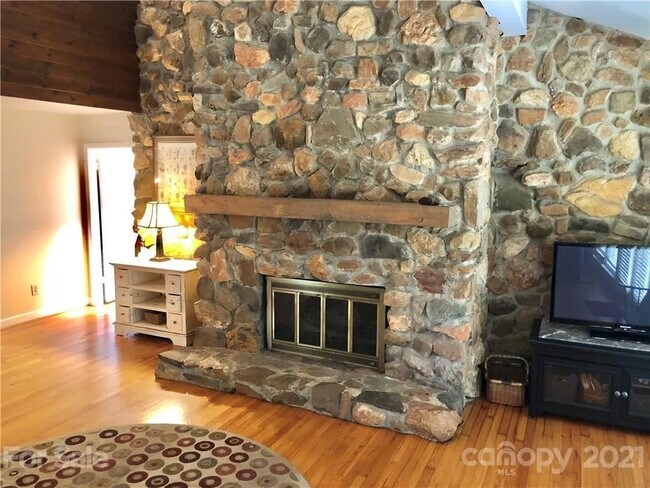 Building Photo - Room in Single Family Home on Ranson Rd