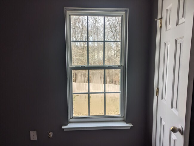 Building Photo - Room in House on Brian William Rd