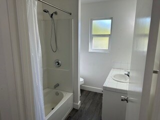 Building Photo - 811 1/2 W Main St