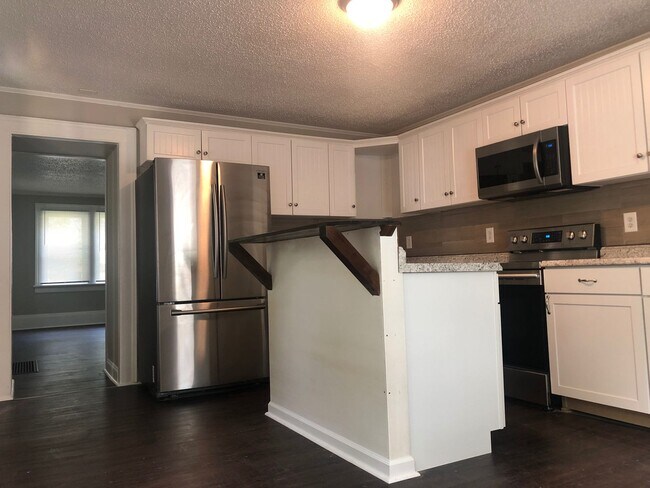 Building Photo - 701 S South St