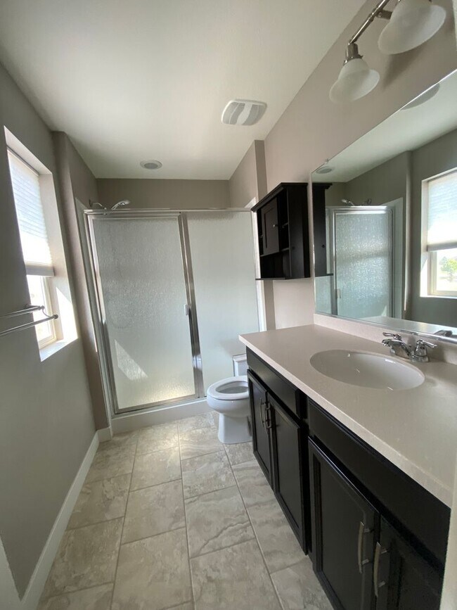 Building Photo - Special Offer: 2 Weeks Free Rent if rented...