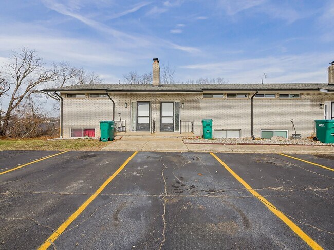 Building Photo - Easy Living in White Lake 2 Bed Home in Great Location