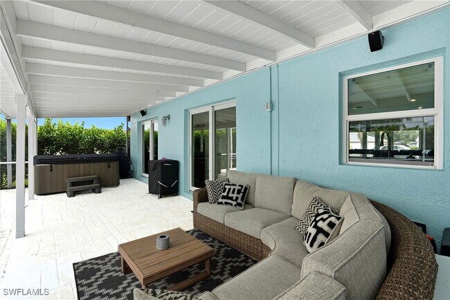 Building Photo - 6163 Plumosa Ave