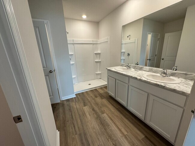 Building Photo - 17471 Whiskey Crk Trl