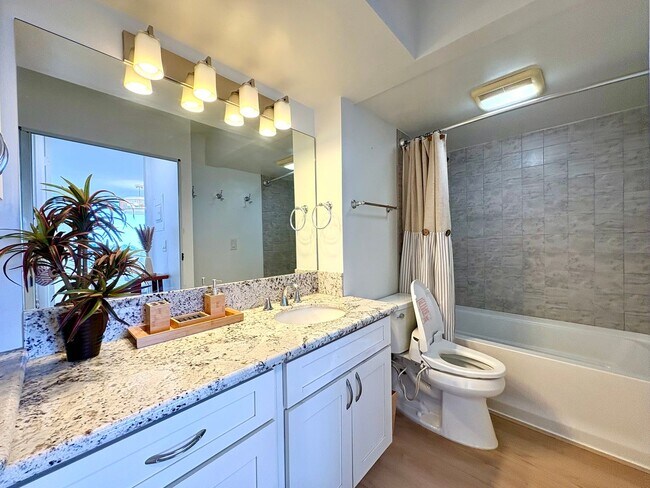 Building Photo - Available Now- 1 BED/1 BATH/2 PRKG in Chateau Waikiki! ALL Utilities Included, 6 Mo. Lease, Fully...