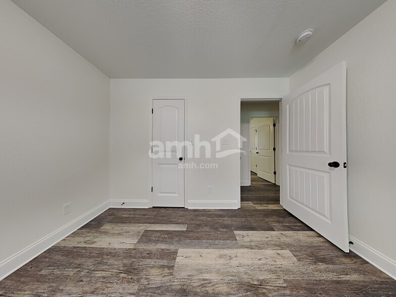 Building Photo - 7648 Applecross Rd
