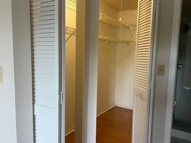 Building Photo - 3018 Sail Pointe Cir