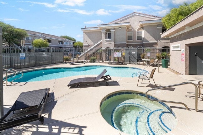 Building Photo - Remodeled 2-Bed, 2-Bath Second-Floor Unit ...