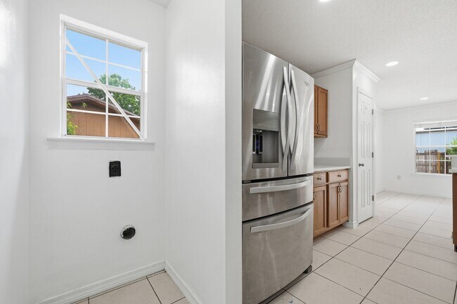 Building Photo - Renovated Home in Niceville!