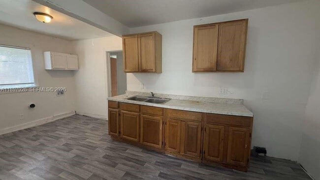 Building Photo - 2748 Broadway Ave