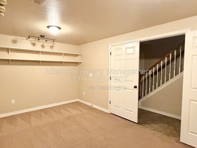 Building Photo - 1755 Smoke Ridge Dr