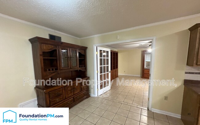 Building Photo - 2621 Derbyshire Ave