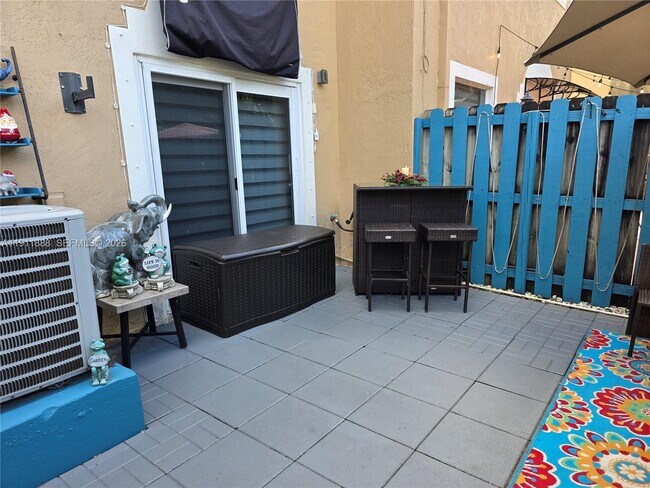 Building Photo - 4972 SW 127th Ave