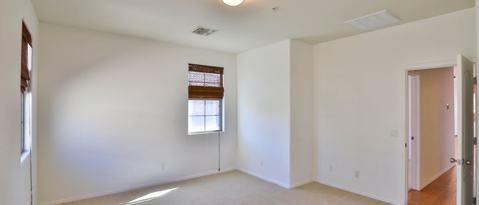 Building Photo - 7502 S 30th Run
