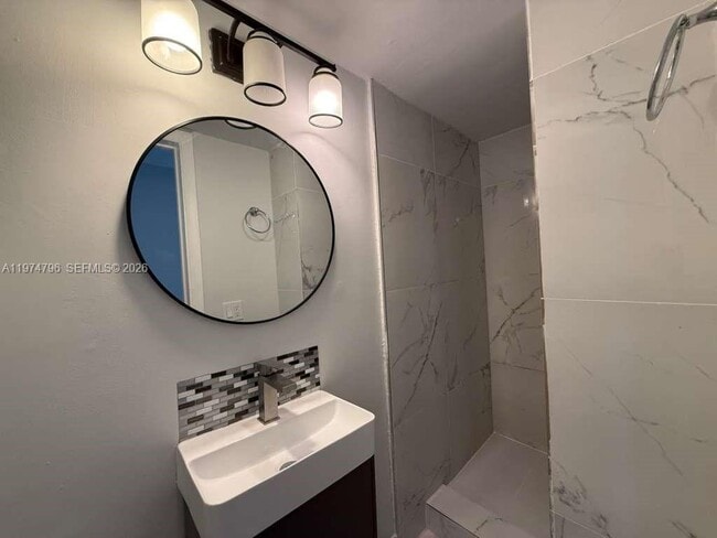 Building Photo - 13503 NE 24th Pl