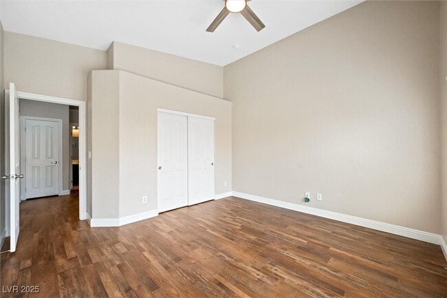 Building Photo - 10643 Petricola St