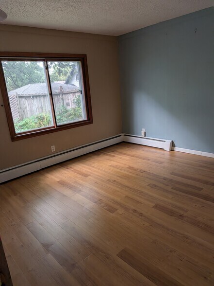Building Photo - 1730 Hubbard Ave