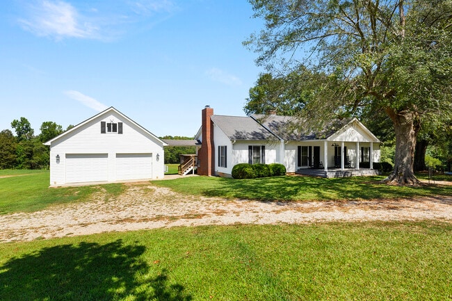 Building Photo - 12575 Hutcheson Ferry Rd