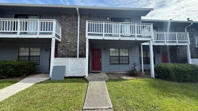 Building Photo - 8016 Thelen St