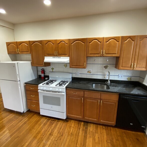 Building Photo - 1412 Commonwealth Ave