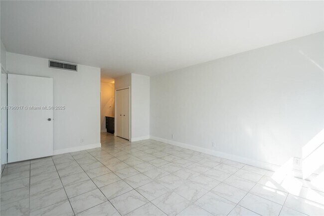 Building Photo - 5700 Collins Ave