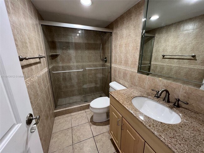 Building Photo - 3140 S Ocean Dr