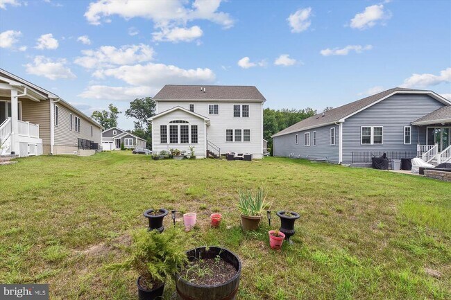 Building Photo - 657 Peace Chance Dr