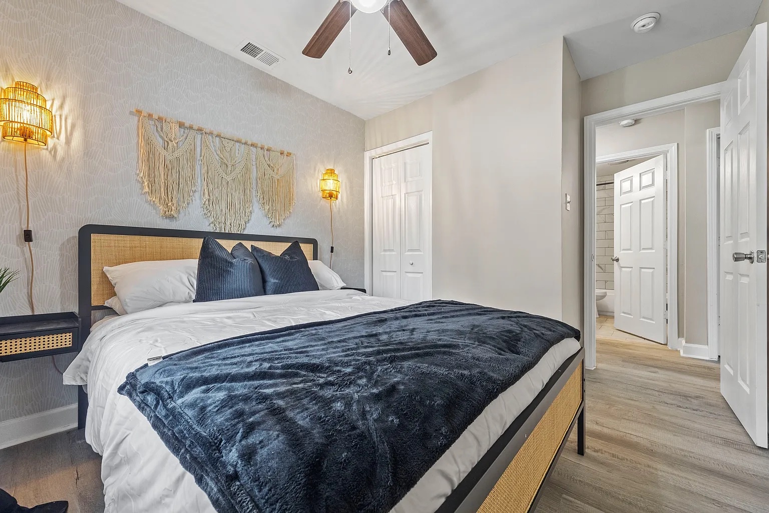Building Photo - Room in House on Ayrshire Cir NW