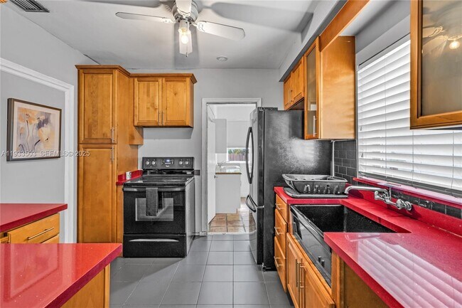 Building Photo - 427 NE 107th St