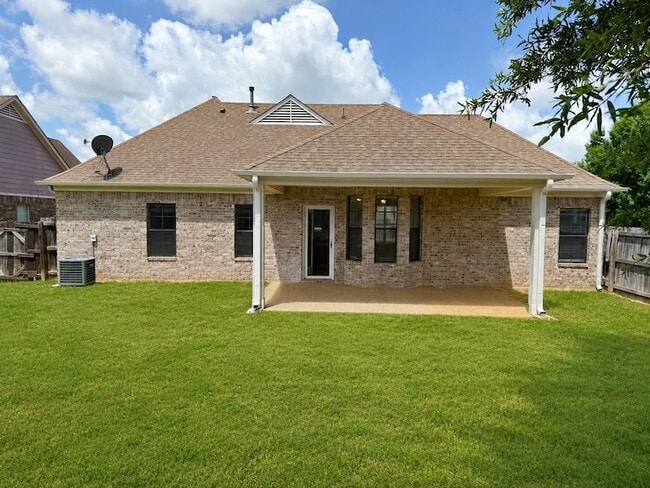 Building Photo - 1398 Sawmill Creek Ln
