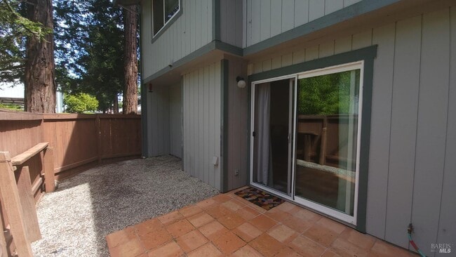 Building Photo - 2315 Cross Ave