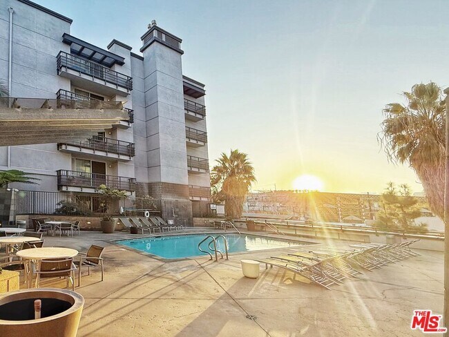 Building Photo - 629 Traction Ave