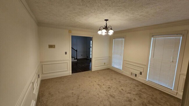 Building Photo - 2858 Livsey Dr