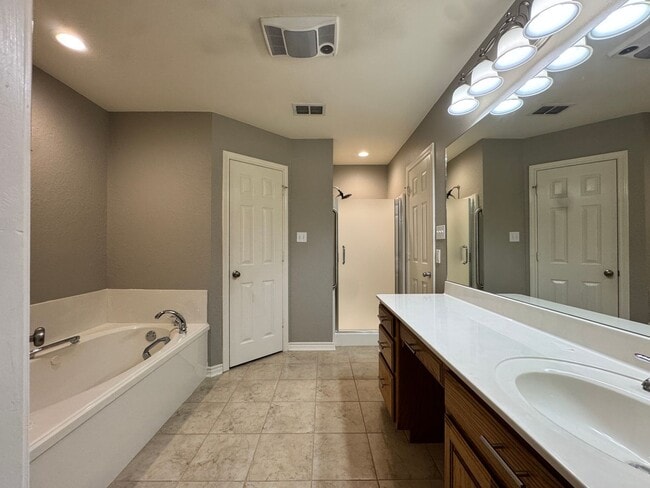 Building Photo - 11281 Grand Slam Dr