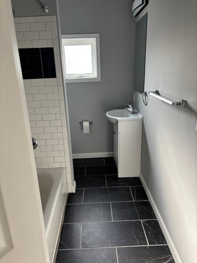 Building Photo - 3948 Murray Ave