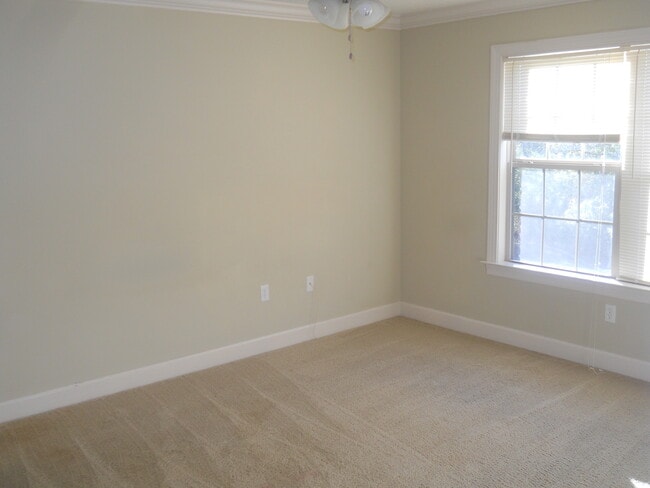 Building Photo - 3418RBarack